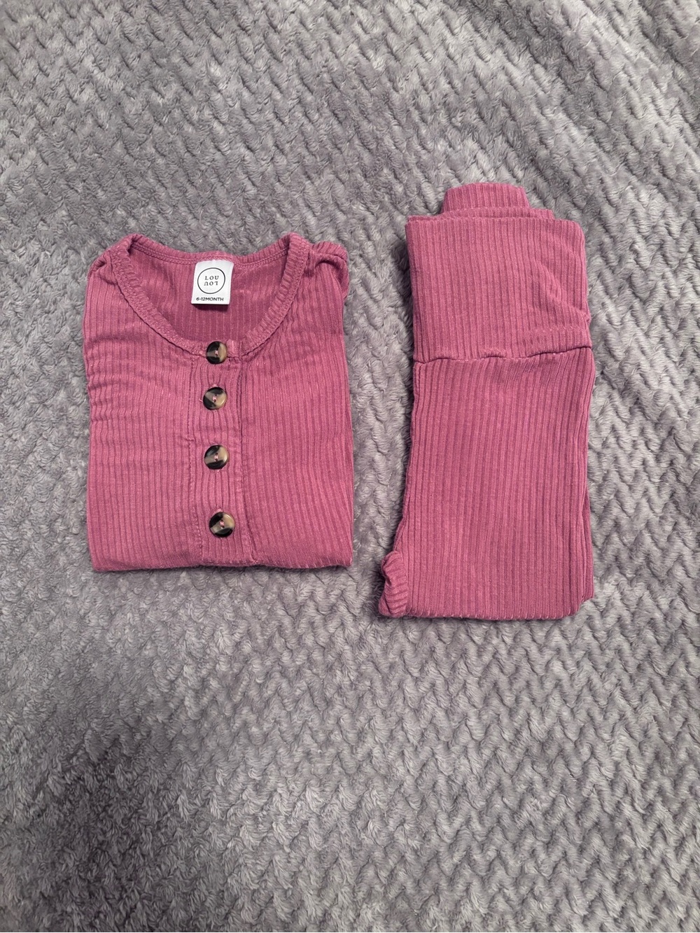 EUC. Lou Lou & Company ribbed top and bottoms. 6-12 Month.